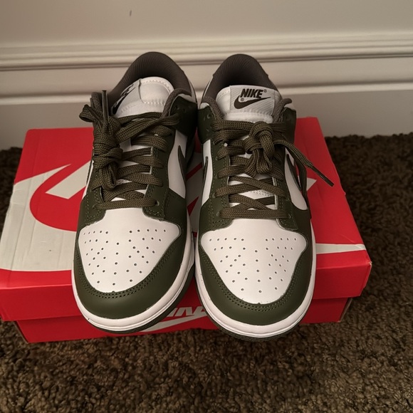 Nike dunk low olive color - Picture 2 of 6
